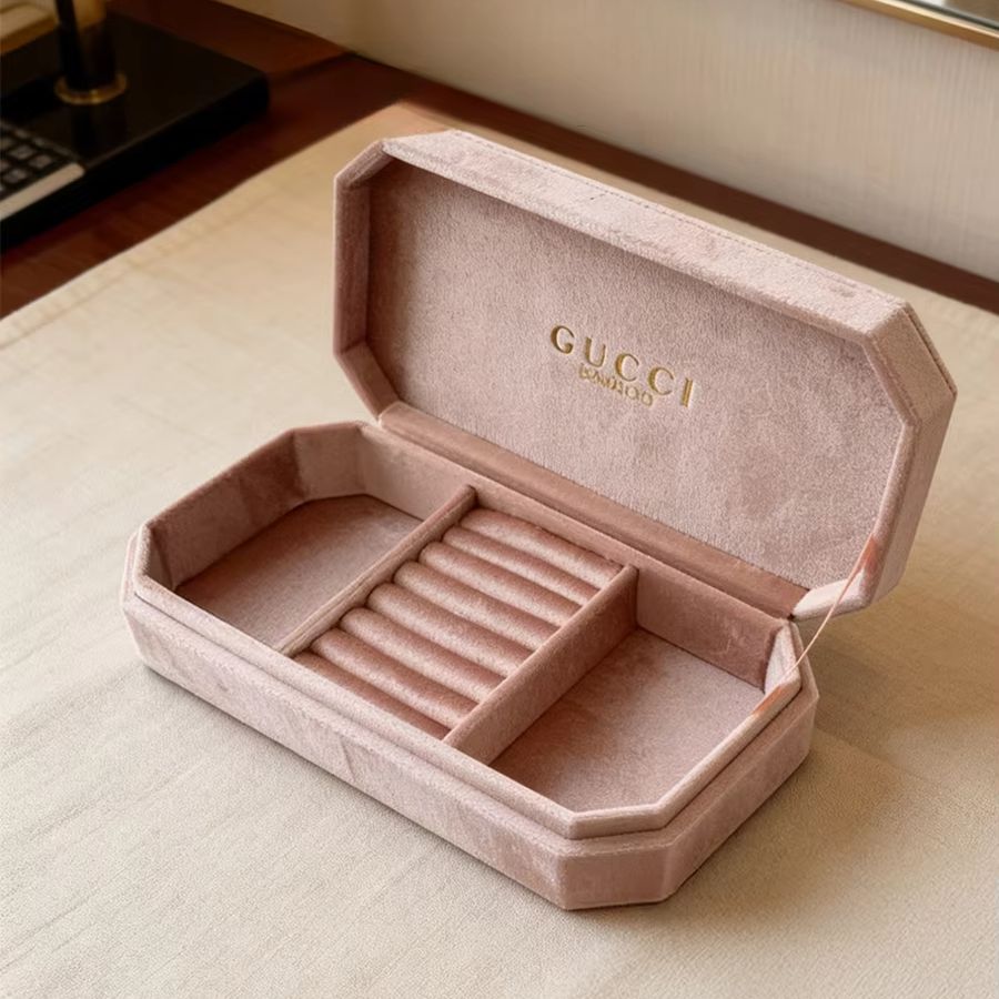 Gucci Gucci’s bag Light Pink V - Ysl Beauty Makeup review and price