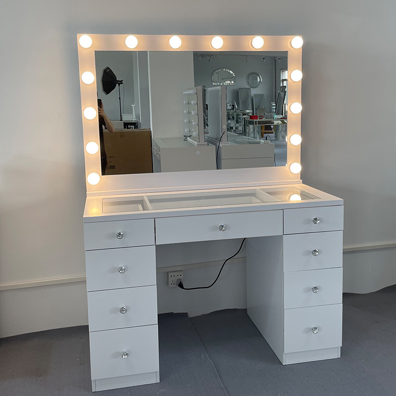 Spot Internet celebrity studio - Beauty Makeup Studio review and price