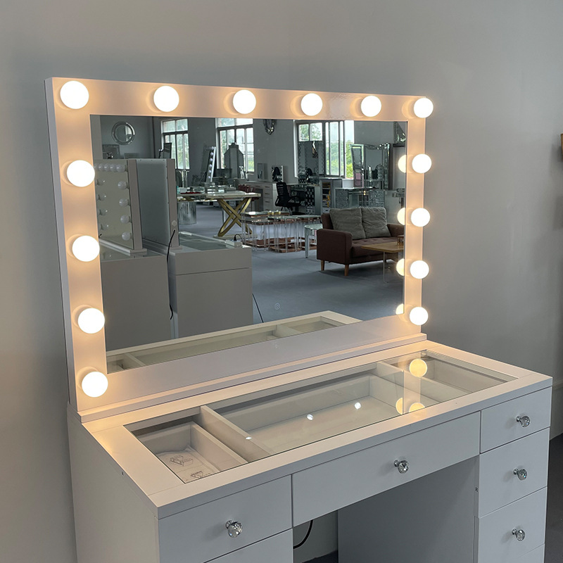 Spot Internet celebrity studio - Beauty Makeup Studio review and price